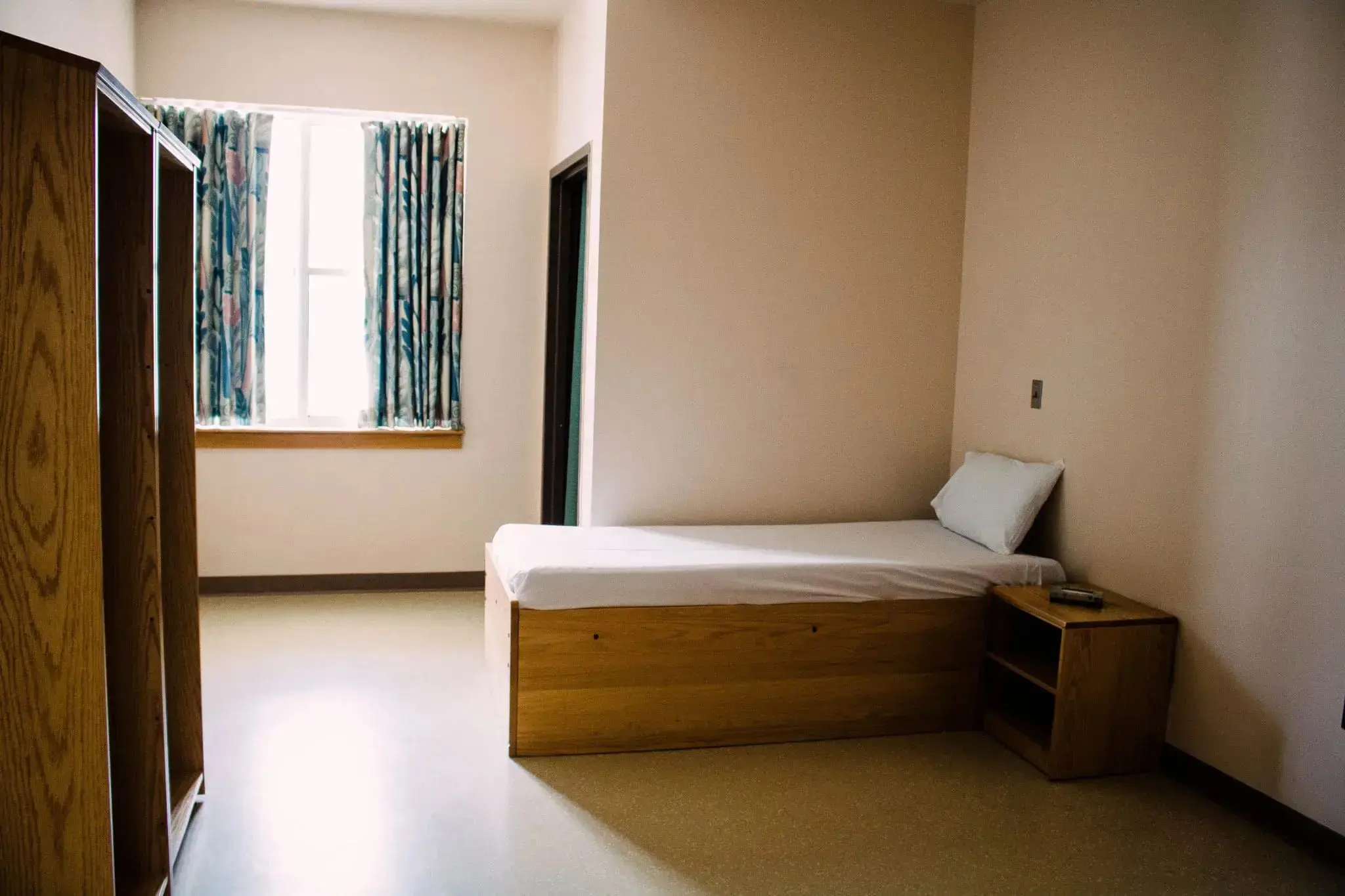 Patient room Dover Behavioral Health System Patient Room